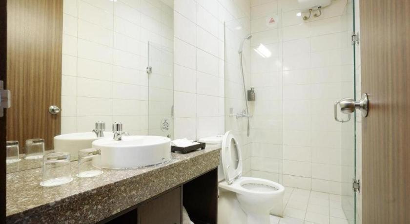 Ipb Convention Hotel Botani Square Богор Экстерьер фото