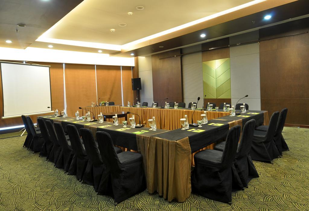 Ipb Convention Hotel Botani Square Богор Экстерьер фото